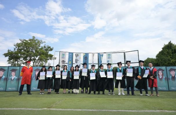 百花齐放！青苗学校昆明校区2024届G12毕业生人均3份Offer！(图20)