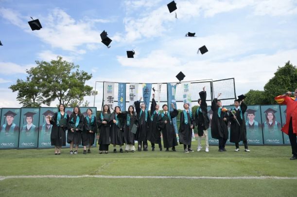 百花齐放！青苗学校昆明校区2024届G12毕业生人均3份Offer！(图21)