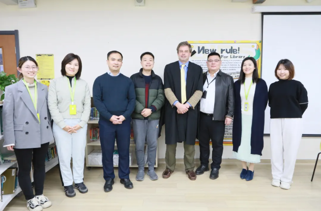 招生官来访 | 剑桥大学前数学系主任、招生官Dr. Essex 与青苗学子面对面(图2)